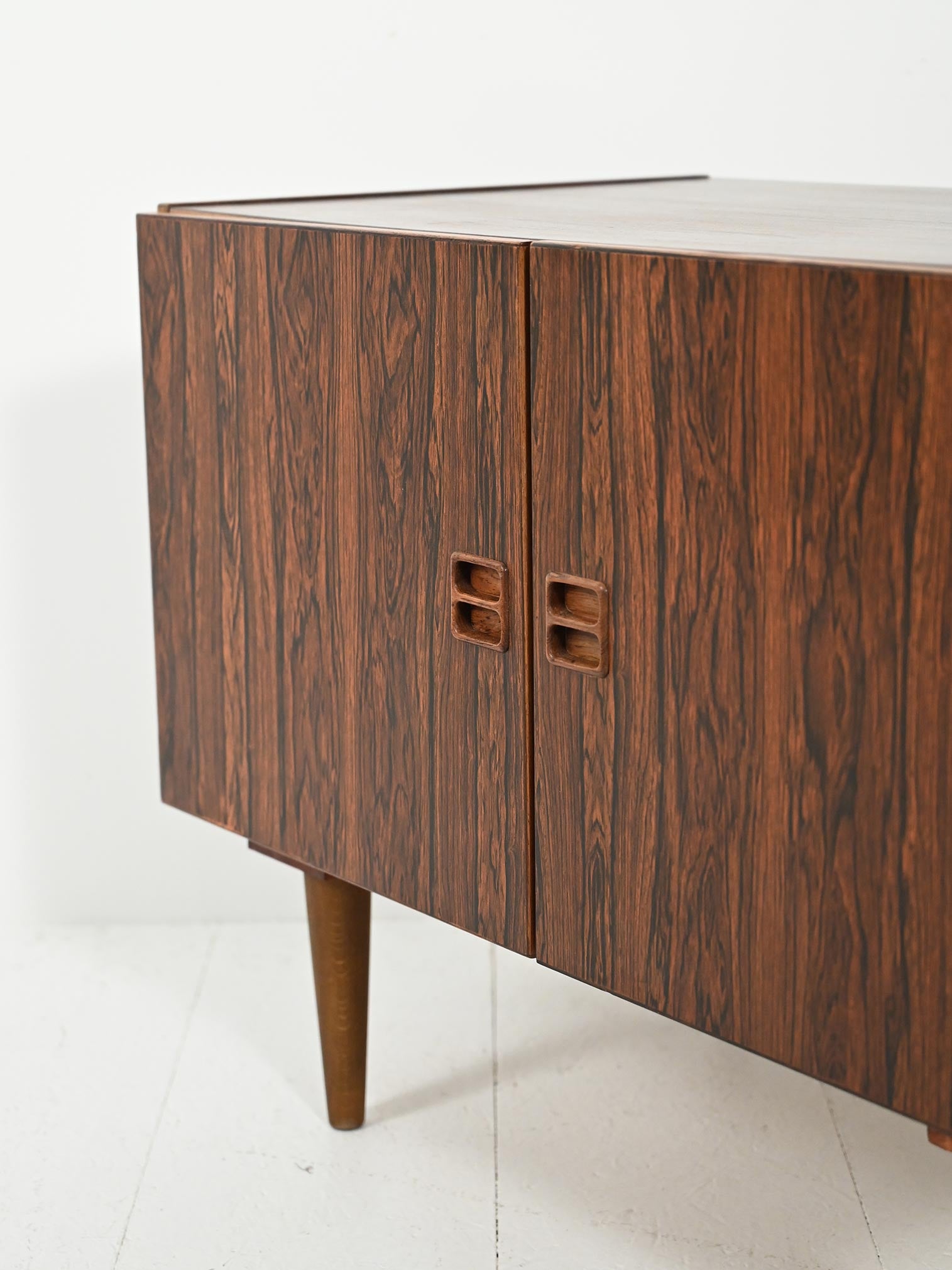 Cabinet danese Denka effetto palissandro 5