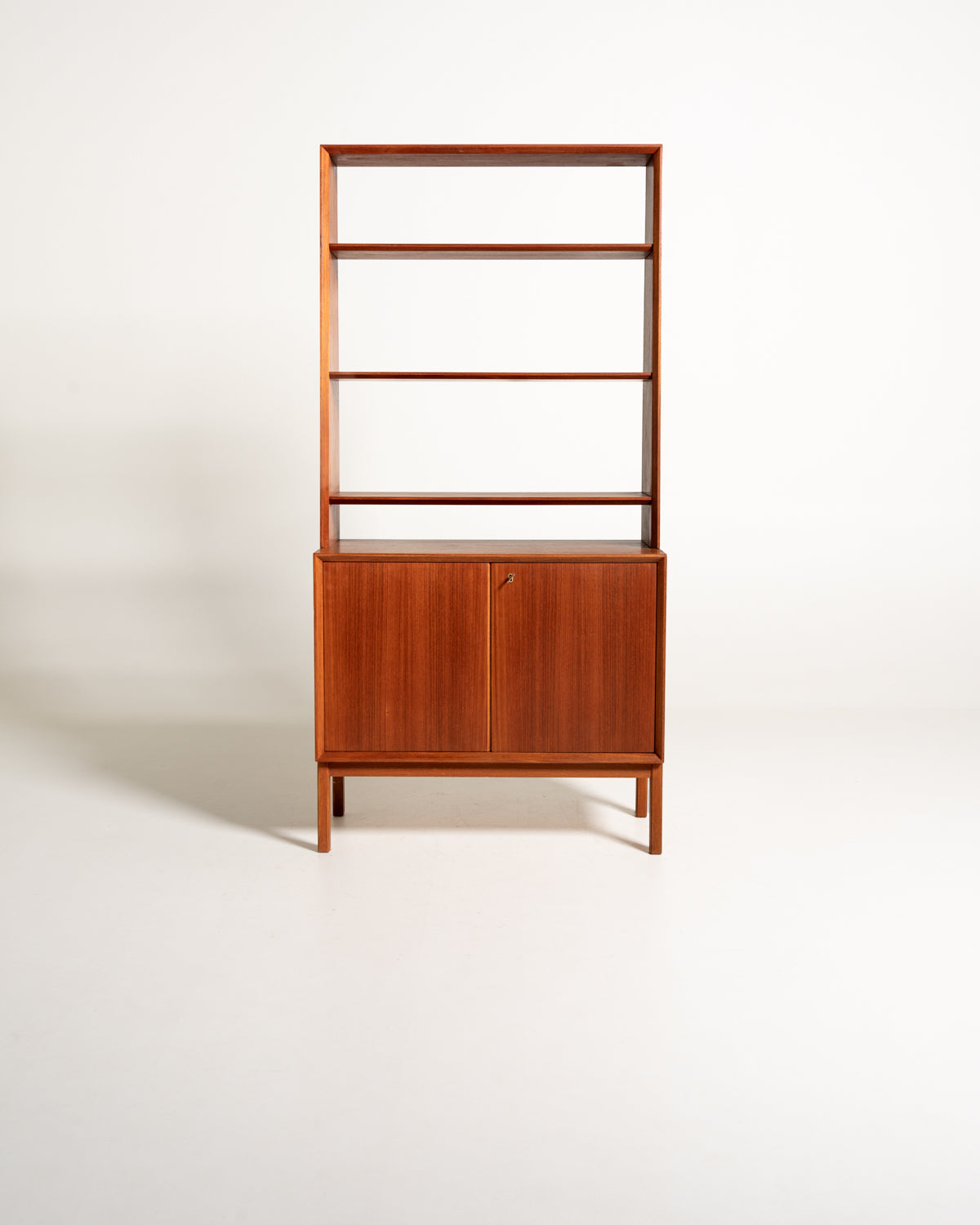 Libreria scandinava vintage in teak con mobile contenitore