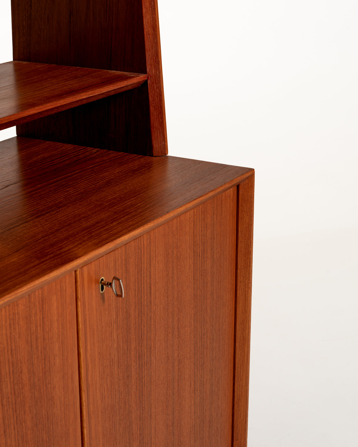 Libreria scandinava vintage in teak con mobile contenitore