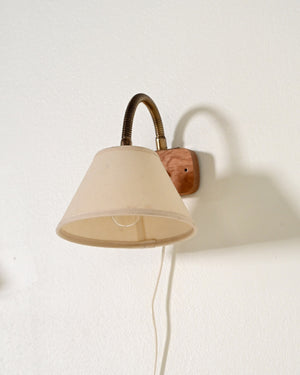 Coppia di applique in legno e ottone scandinave, anni '50