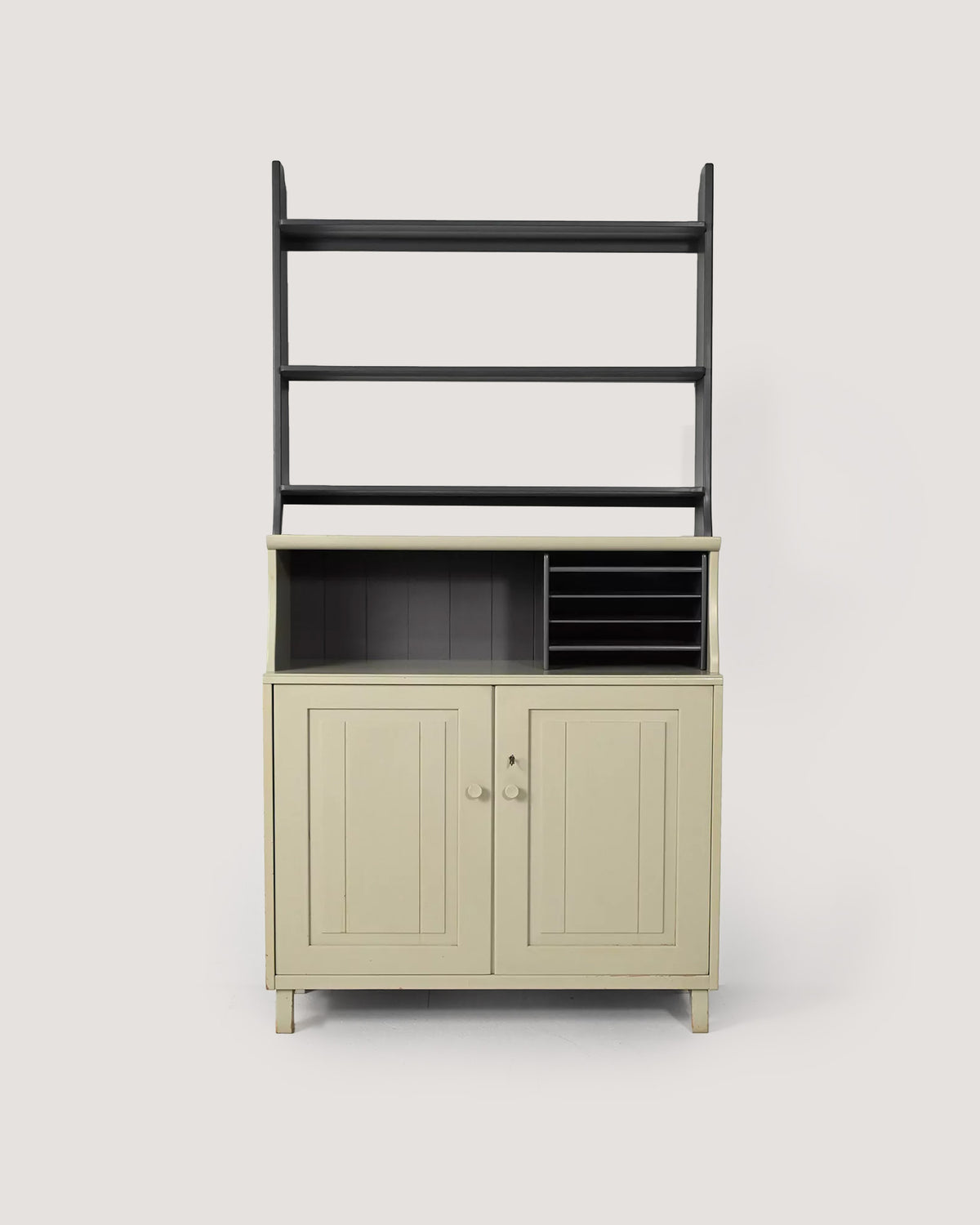 Cabinet con ripiani a vista “Visingsö” di Carl Malmsten per Svensk Fur, anni ’50