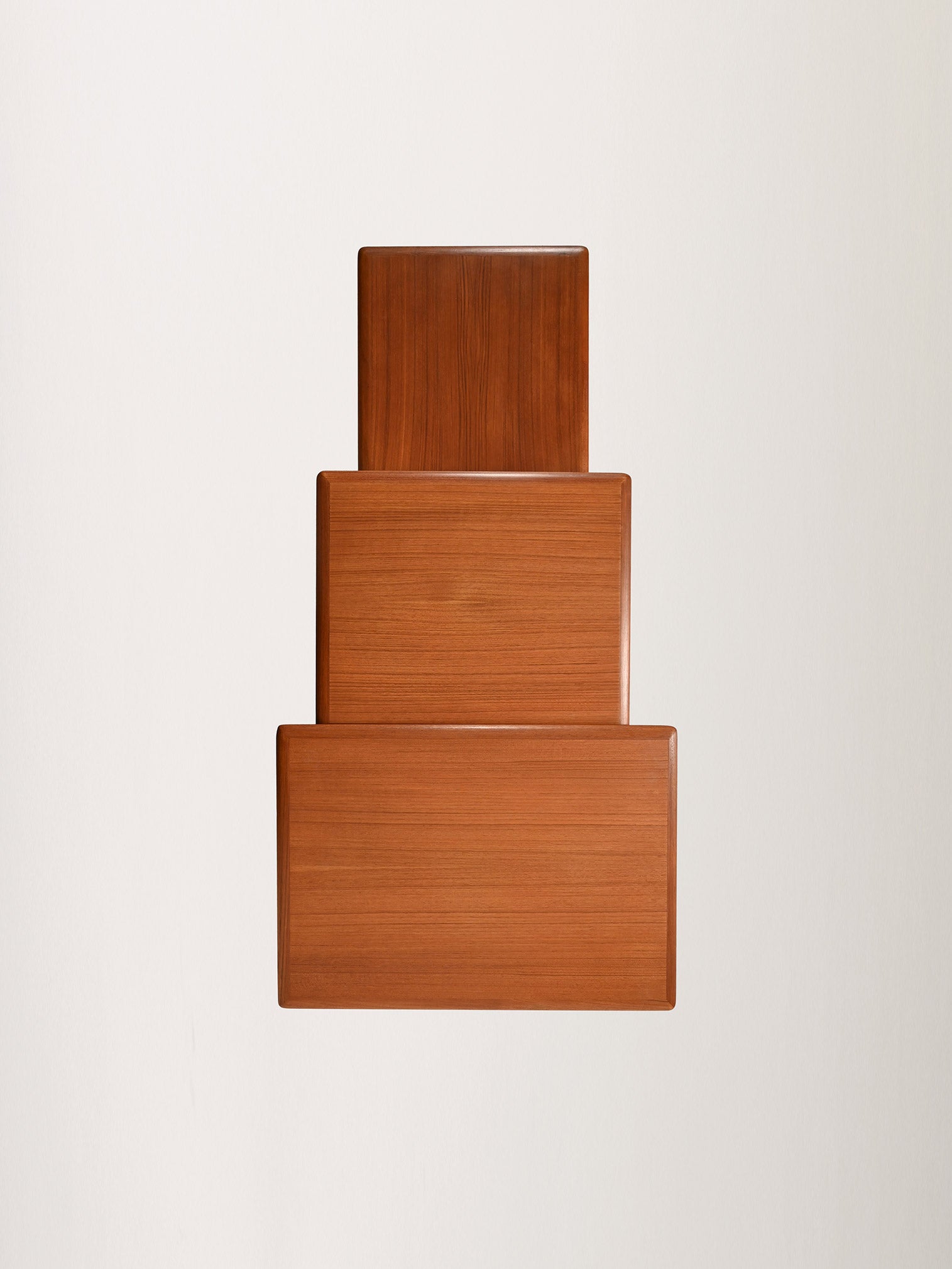 Tavolini ad incastro scandinavi anni 50–60 in teak 8