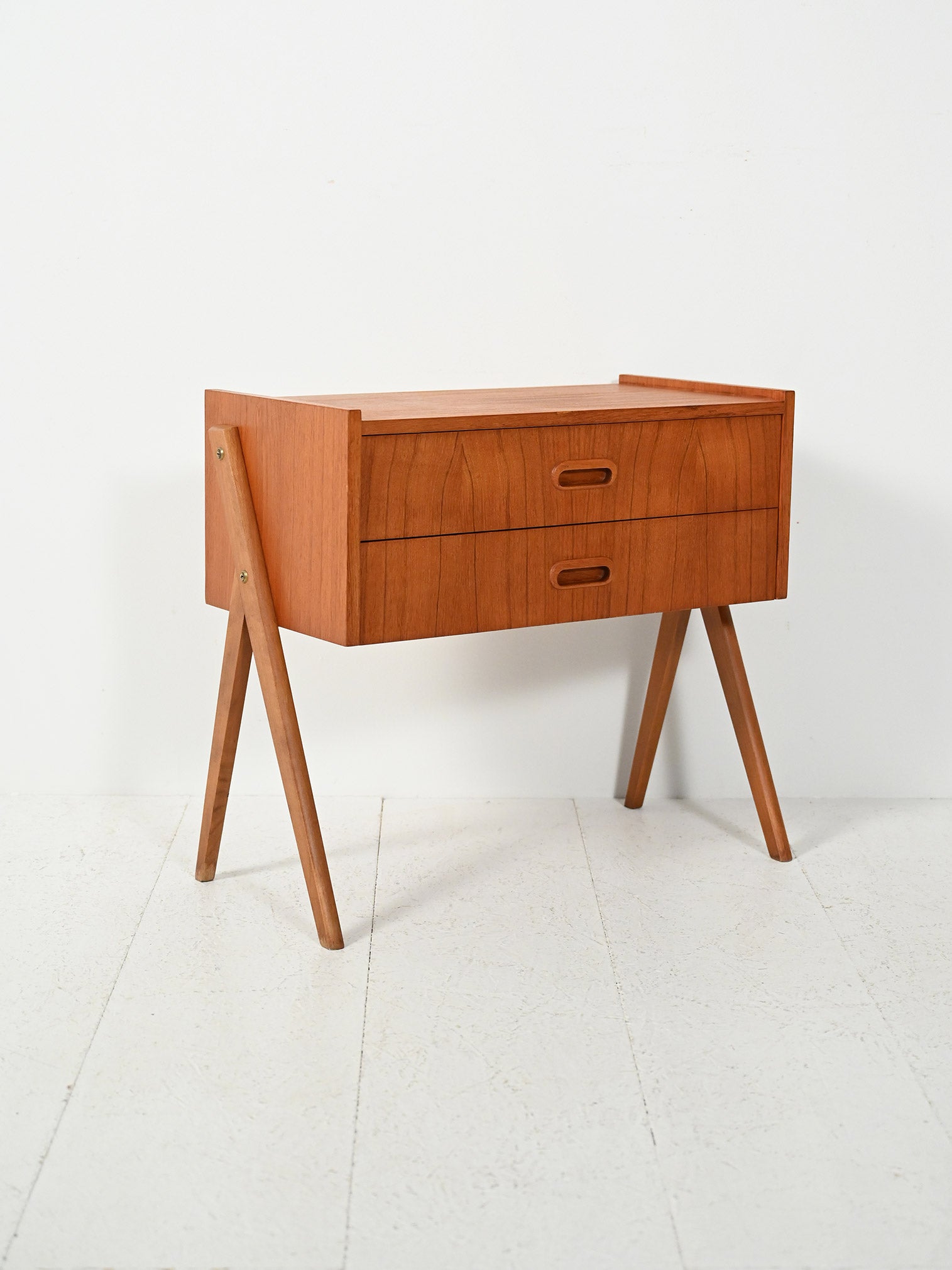 Comodino scandinavo in teak con due cassetti, anni Sessanta 2