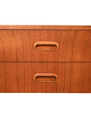 Comodino scandinavo in teak con due cassetti, anni Sessanta 4