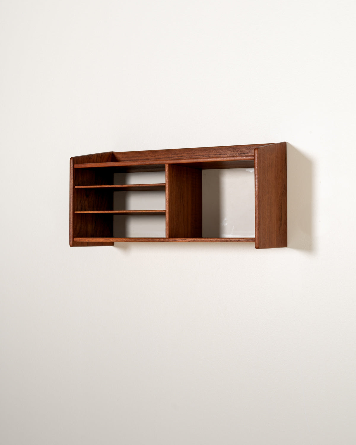 Mensola scandinava in teak, anni ’50/’60