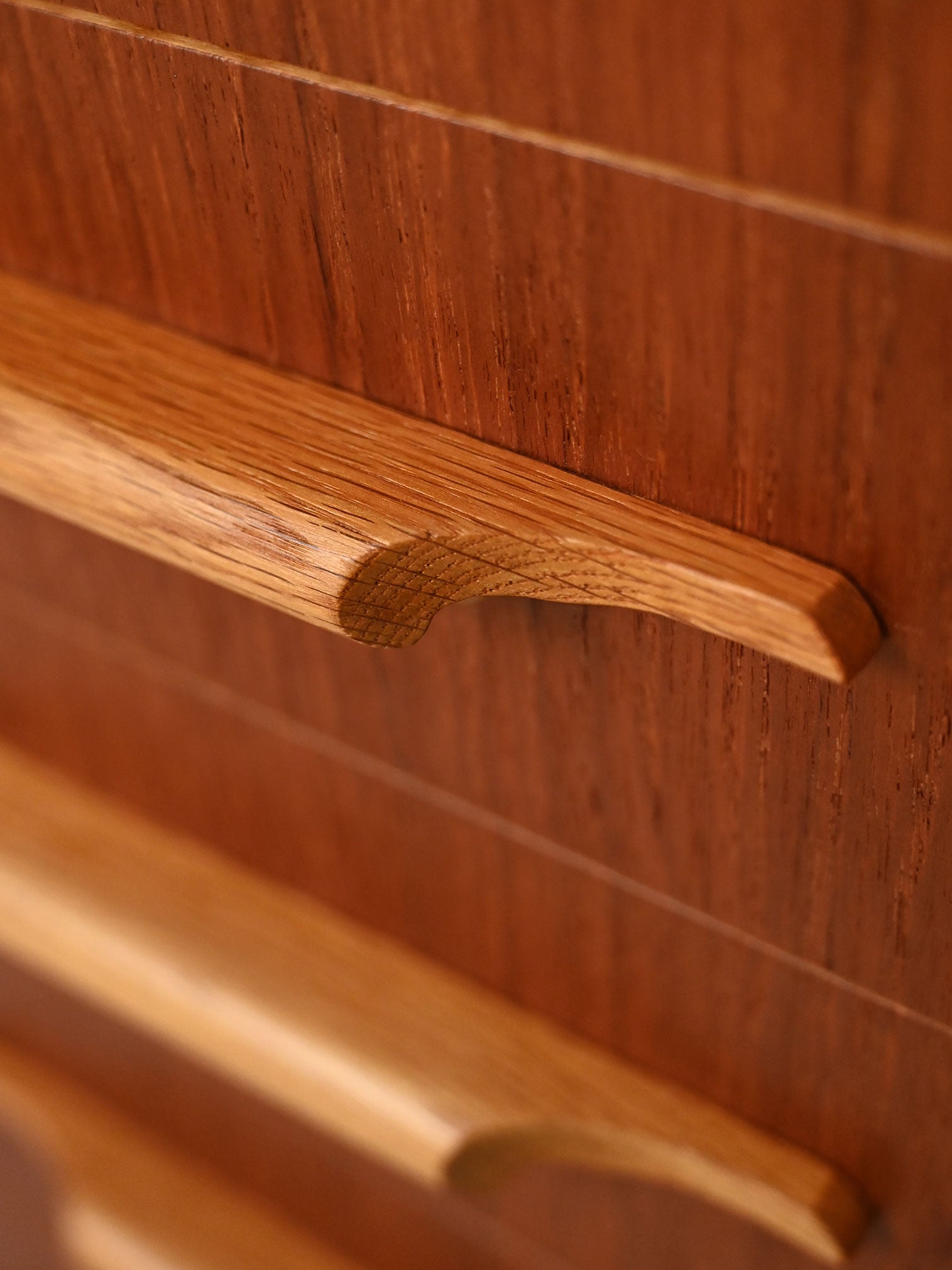 Sideboard scandinavo in teak e rovere