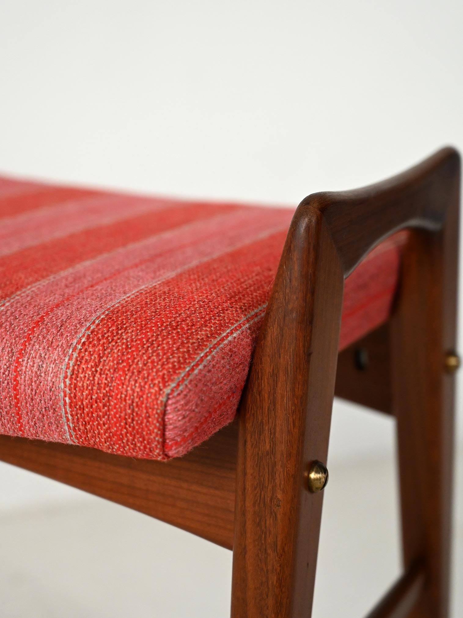 Sgabello scandinavo in teak di Svante Skogh 4