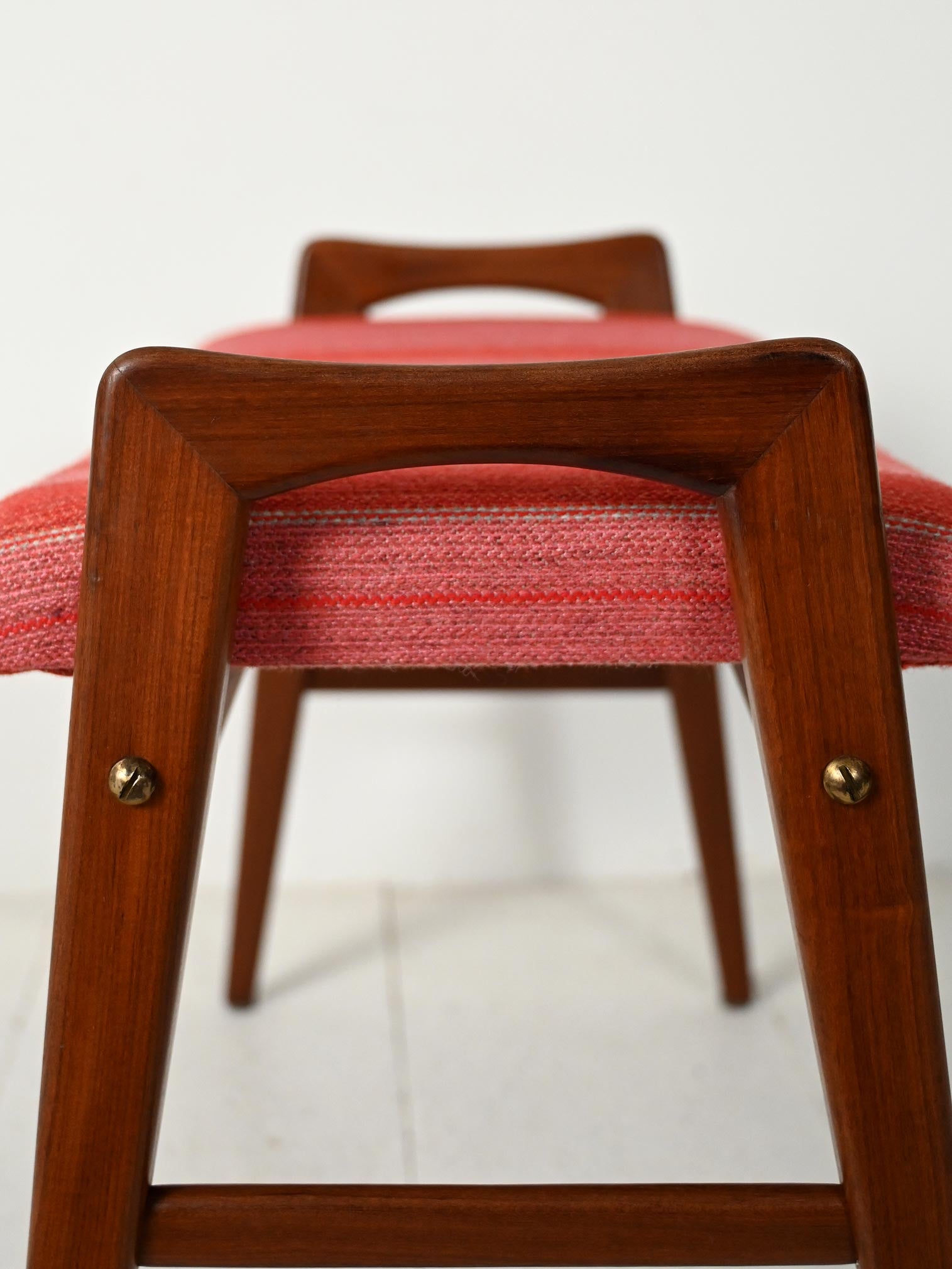 Sgabello scandinavo in teak di Svante Skogh 5