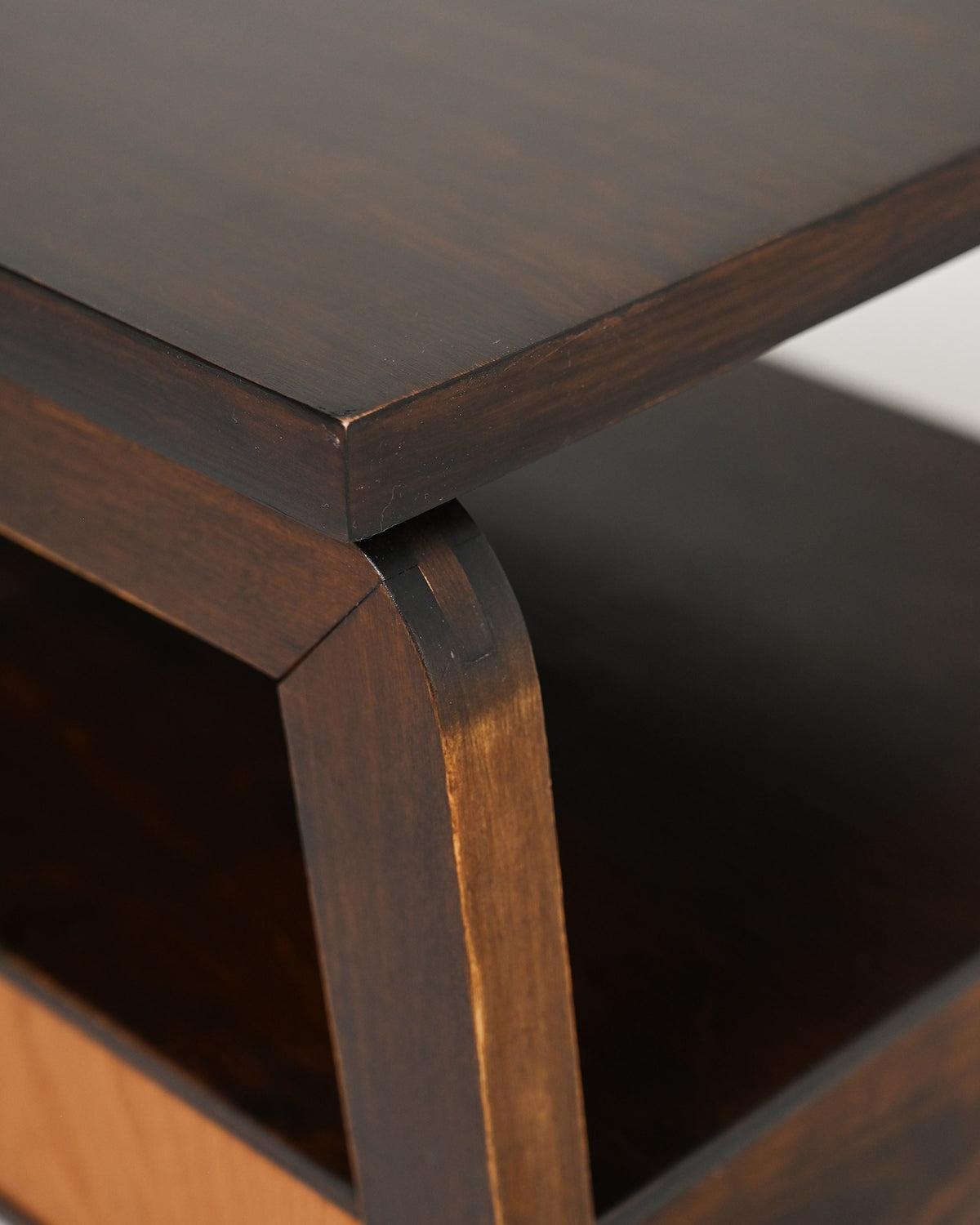 Comodino scandinavo in teak e legno scuro, anni '50