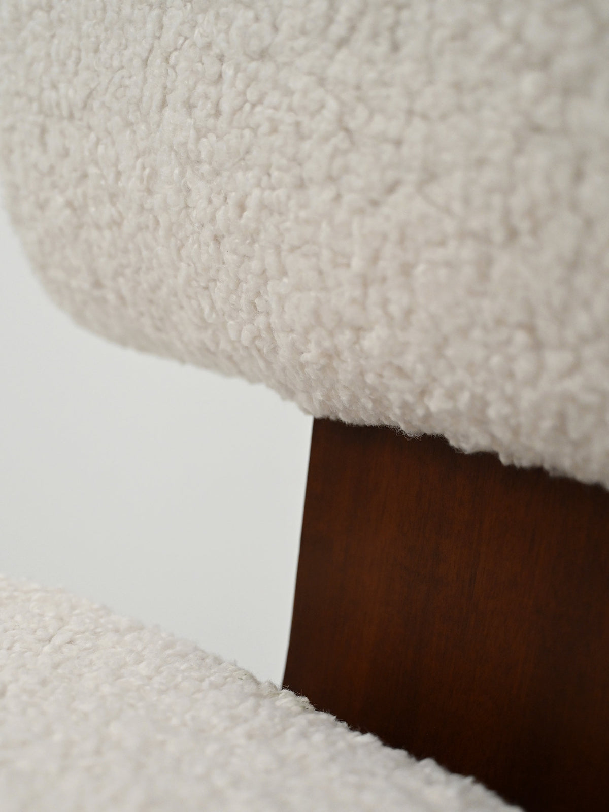 Set di quattro sedie scandinave in lana bouclé