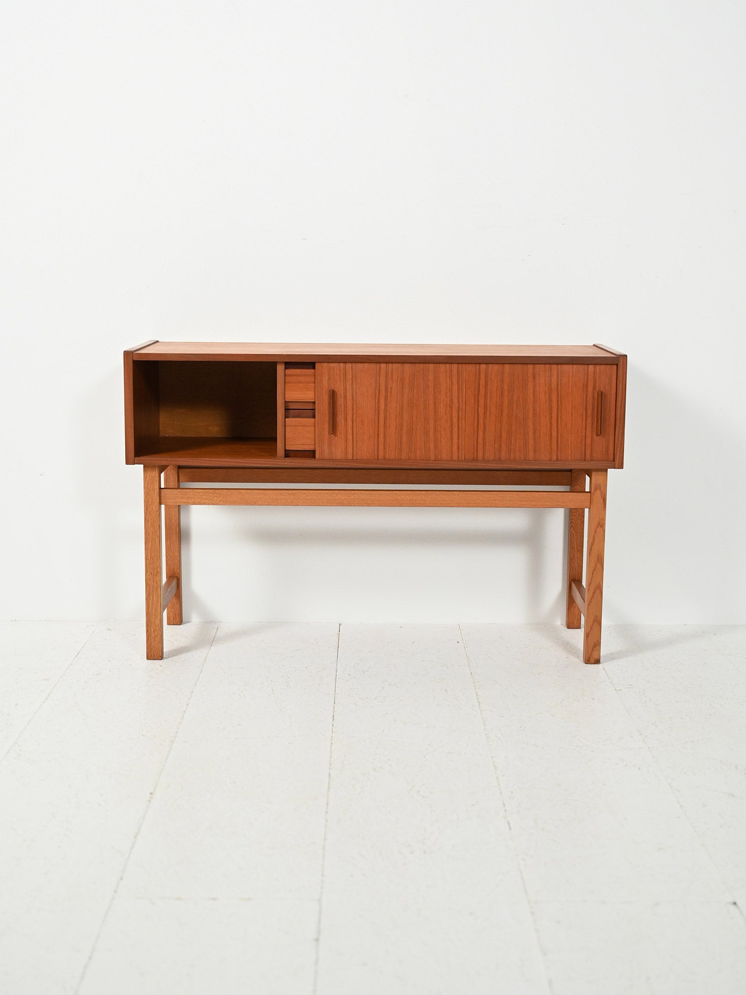 Mobiletto d’ingresso scandinavo anni Cinquanta-Sessanta 2