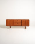 Sideboard modello “Korsör” scandinavo in teak anni ’60
