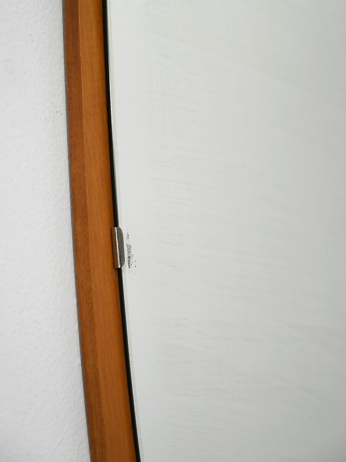 Specchio scandinavo anni ’50-’60 a goccia