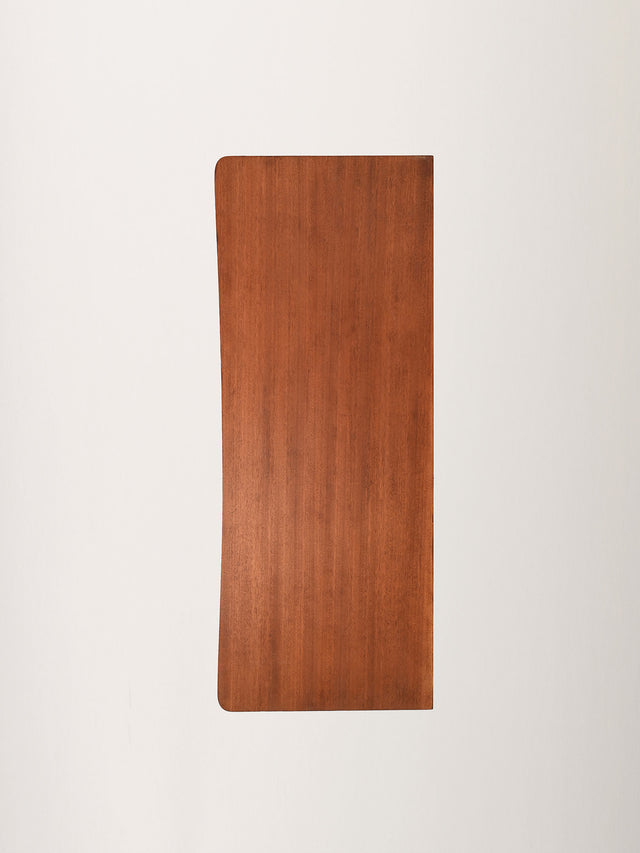Scrivania scandinava in mogano con maniglie in ottone