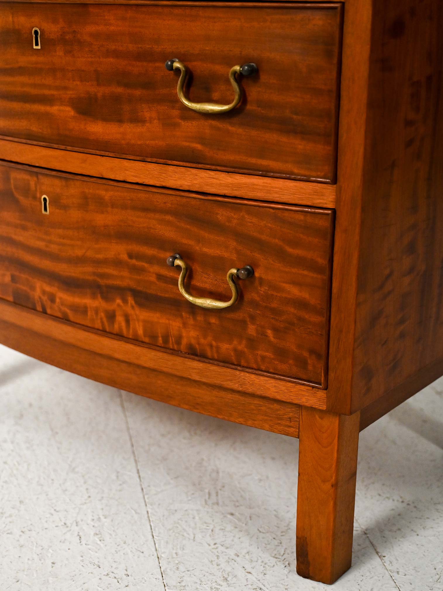 Sestina scandinava in mogano con maniglie in ottone 6