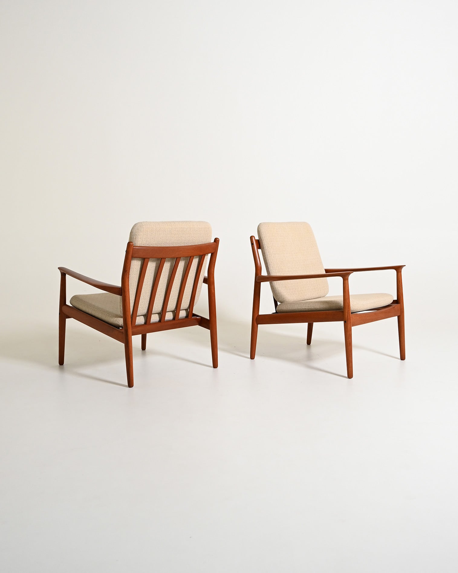 Coppia di poltrone di Grete Jalk per Glostrup Møbelfabrik, anni '60