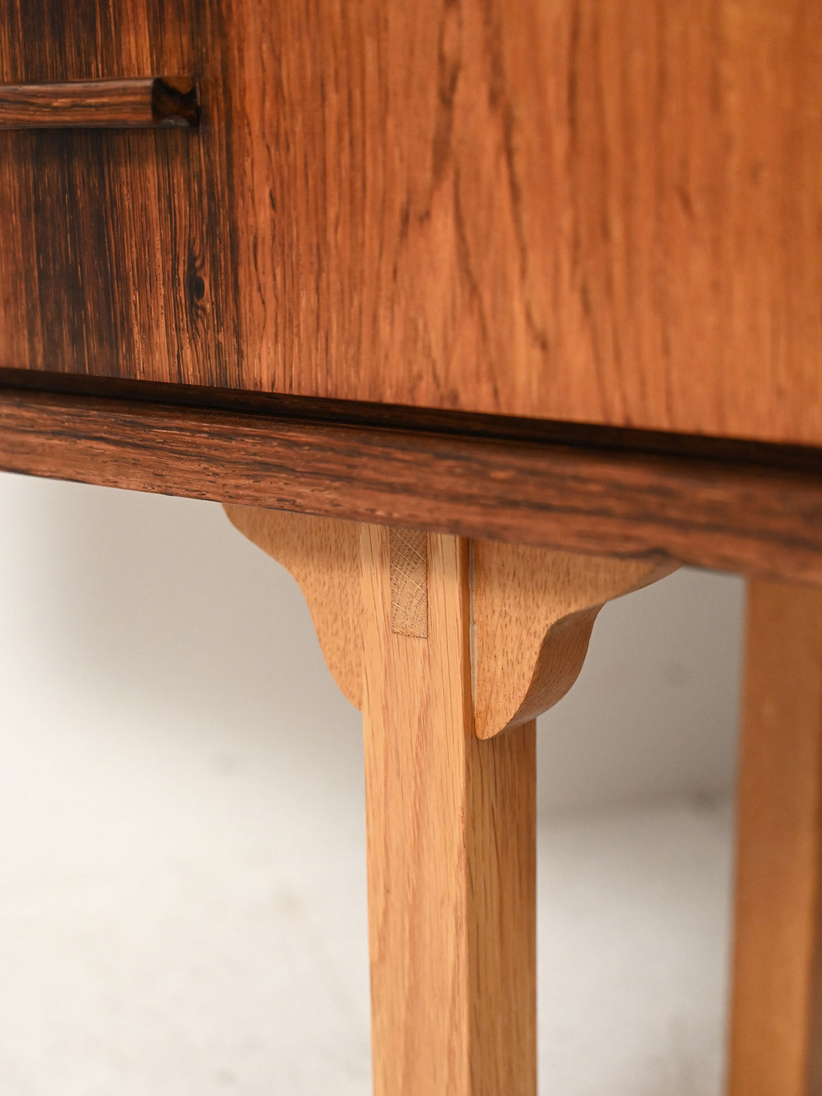 Piccolo sideboard scandinavo in palissandro