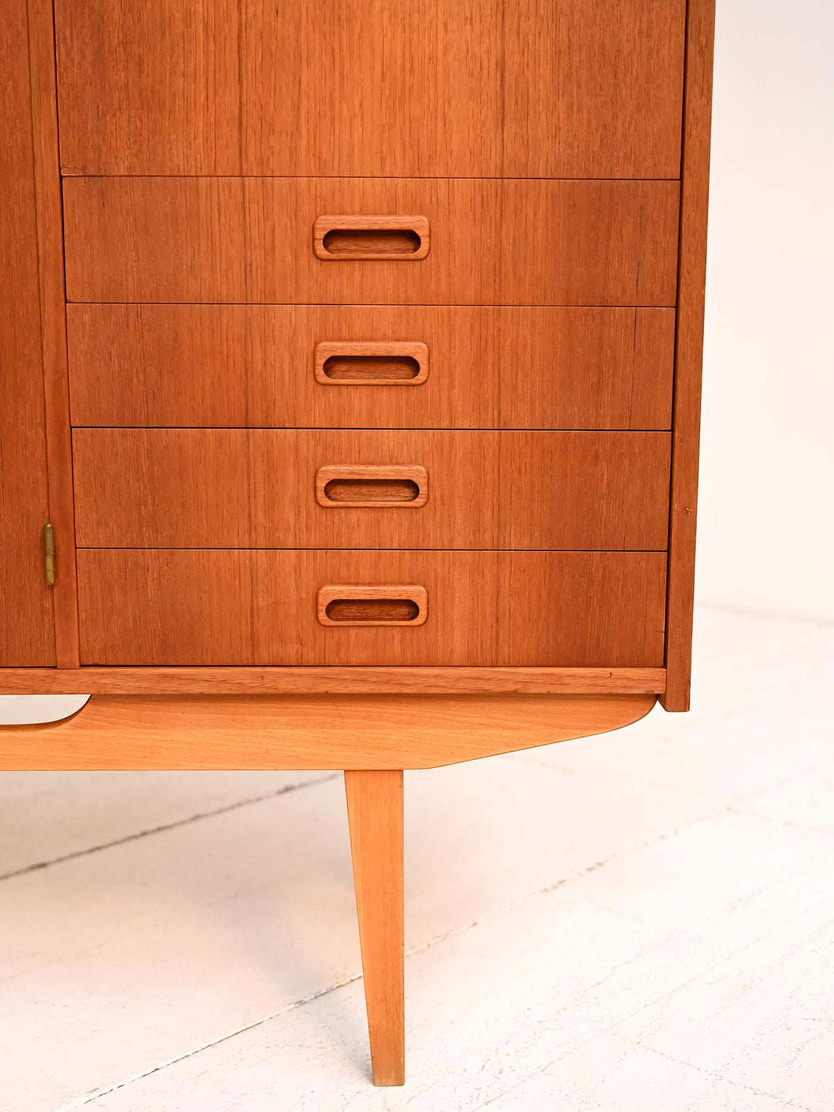 Highboard scandinavo in teak, anni ’50–’60