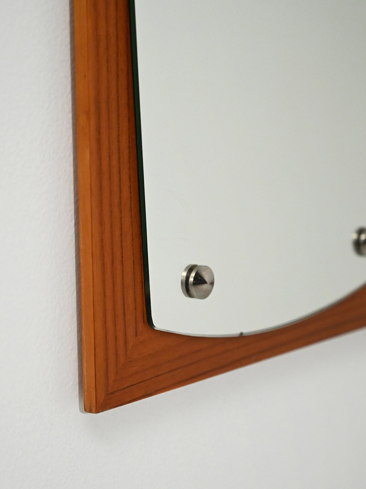 Specchio scandinavo da parete anni ’50 in mogano