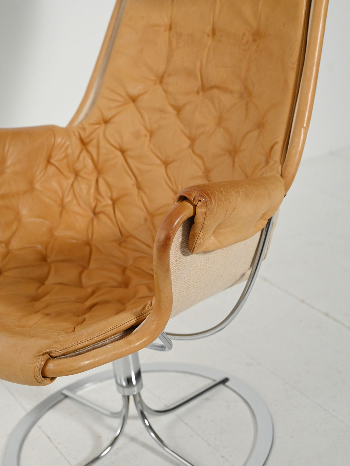 Poltrona girevole “Jetson” di Bruno Mathsson
