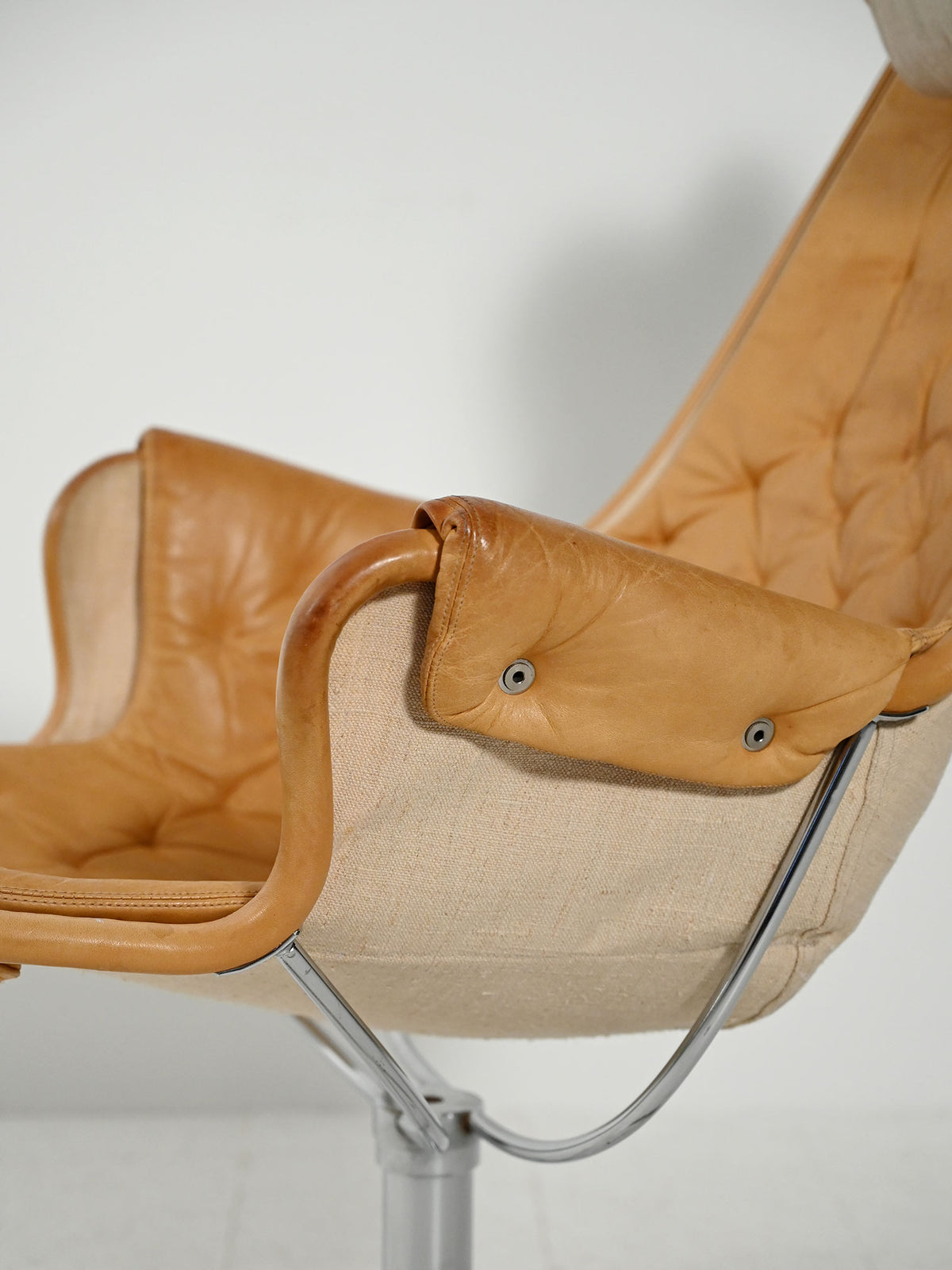 Poltrona girevole “Jetson” di Bruno Mathsson