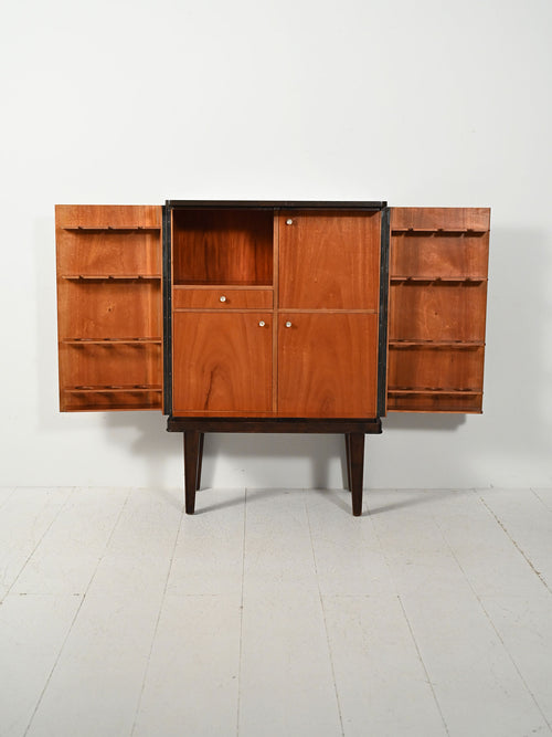 Mobile bar scandinavo degli anni '40 con intarsi