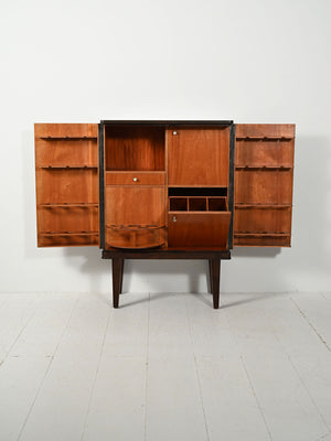 Mobile bar scandinavo degli anni '40 con intarsi