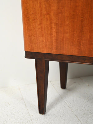 Mobile bar scandinavo degli anni '40 con intarsi