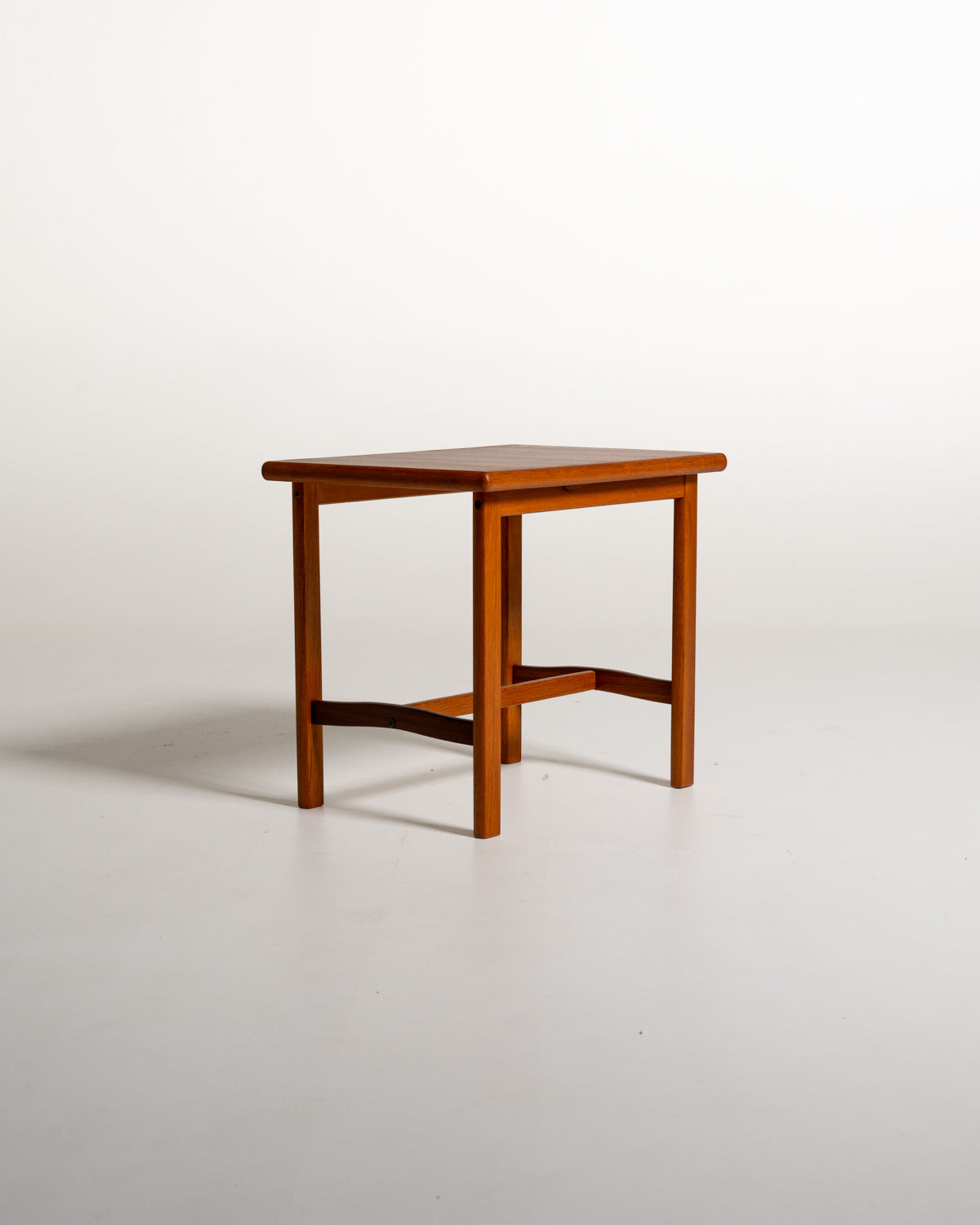Tavolino in teak prodotto da Alberts, 1967