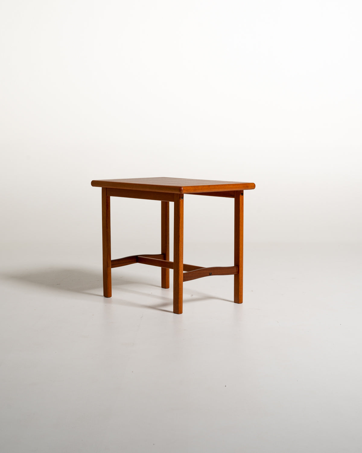 Tavolino in teak prodotto da Alberts, 1967