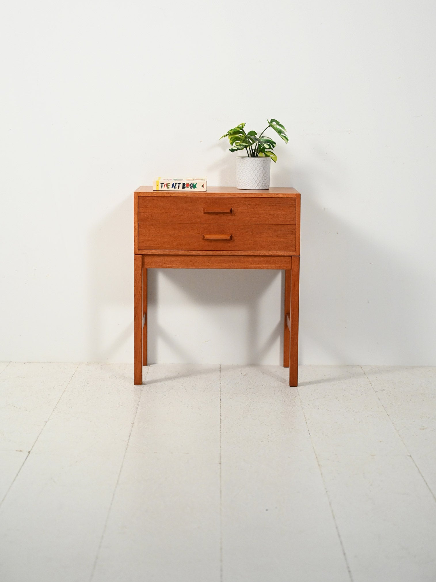 Comodino scandinavo in teak anni ’60