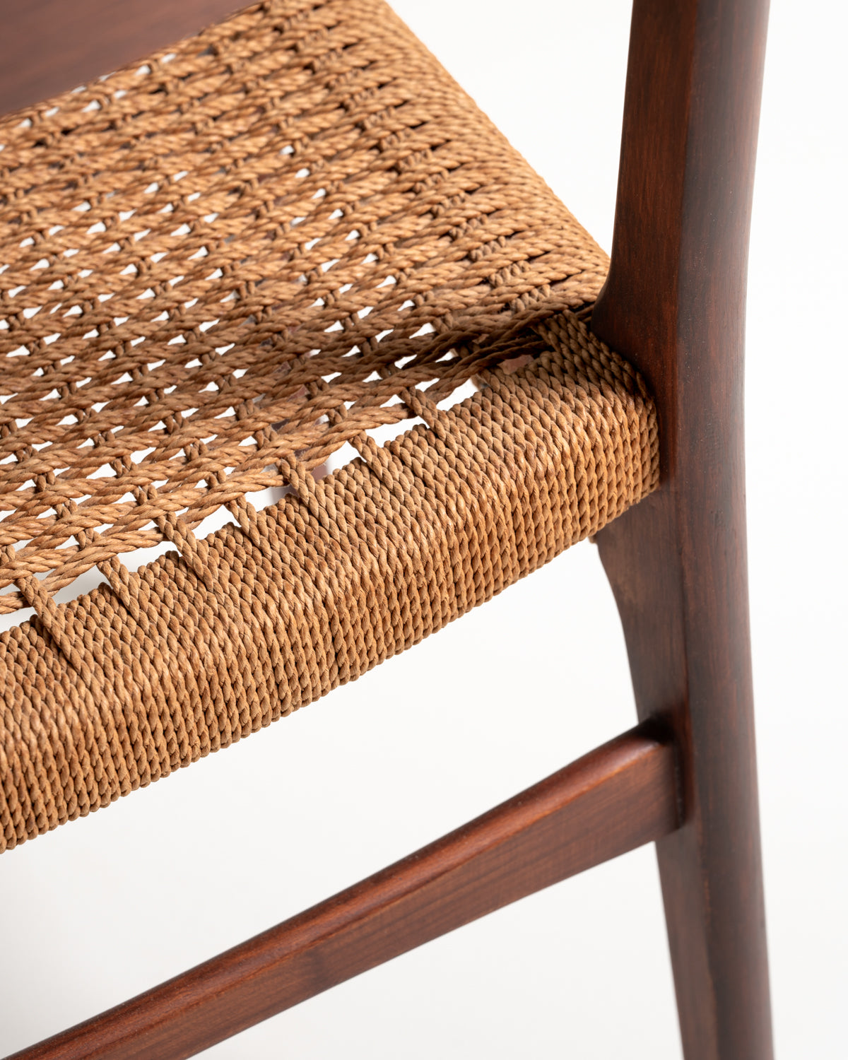 Coppia di sedie scandinave con seduta in corda, anni ’60