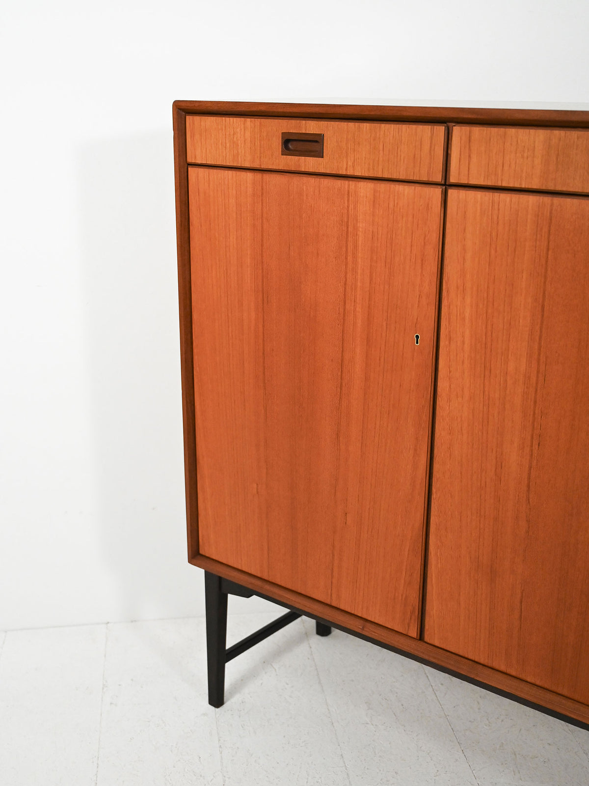 Highboard scandinavo anni 60–70 di “Skaraborgs”