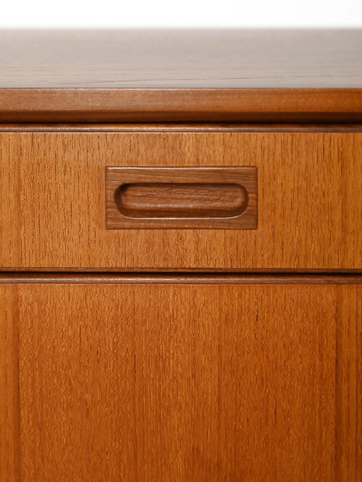 Highboard scandinavo anni 60–70 di “Skaraborgs”