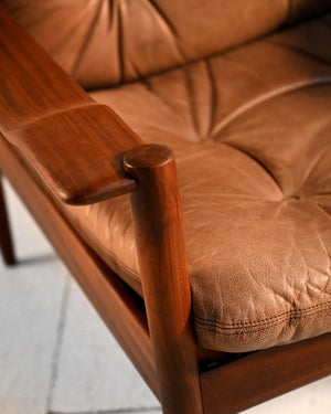 Coppia di poltrone scandinave in pelle con pouf, anni ’60 8