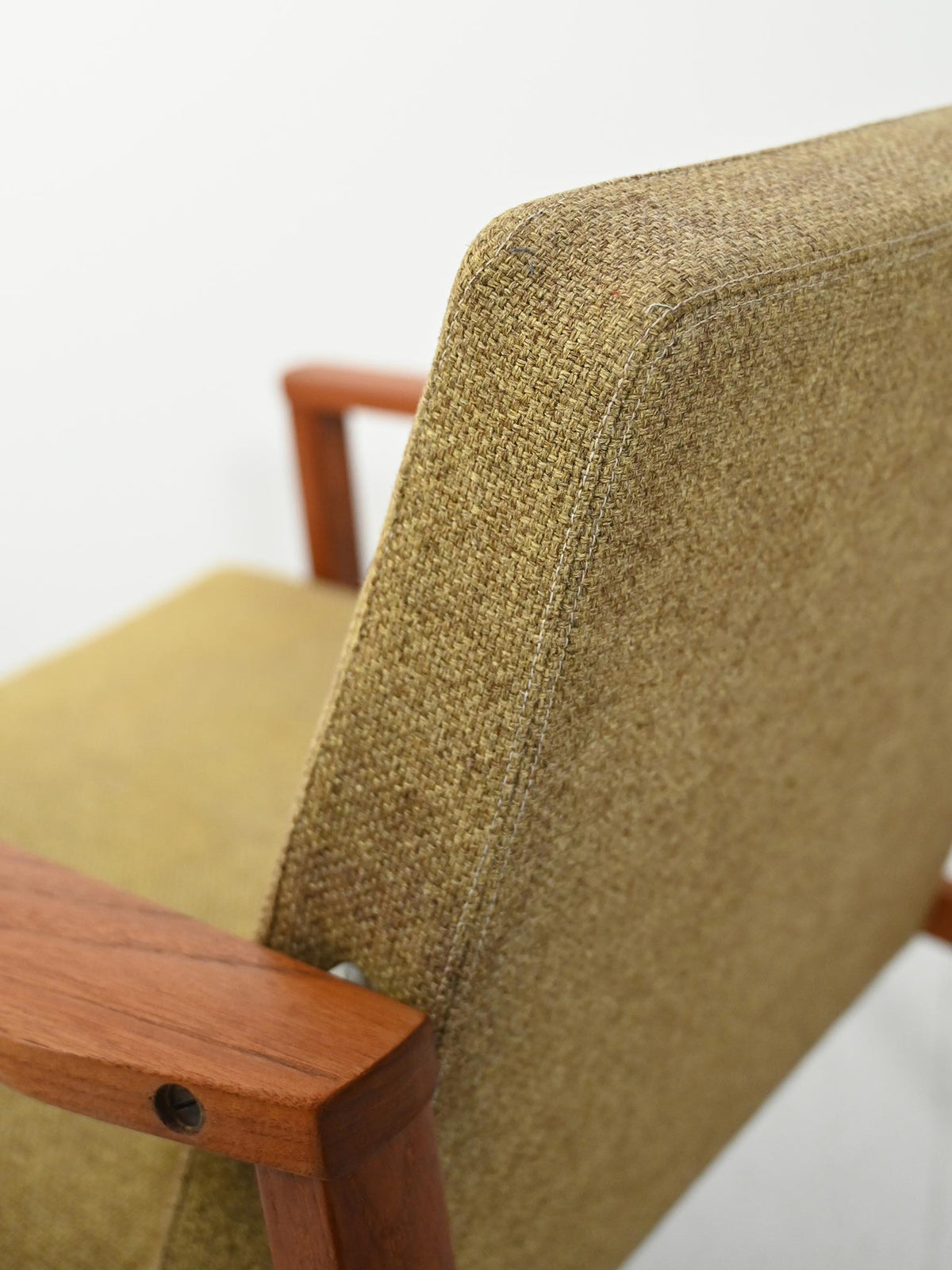 Coppia di poltrone danesi in teak con tappezzeria verde