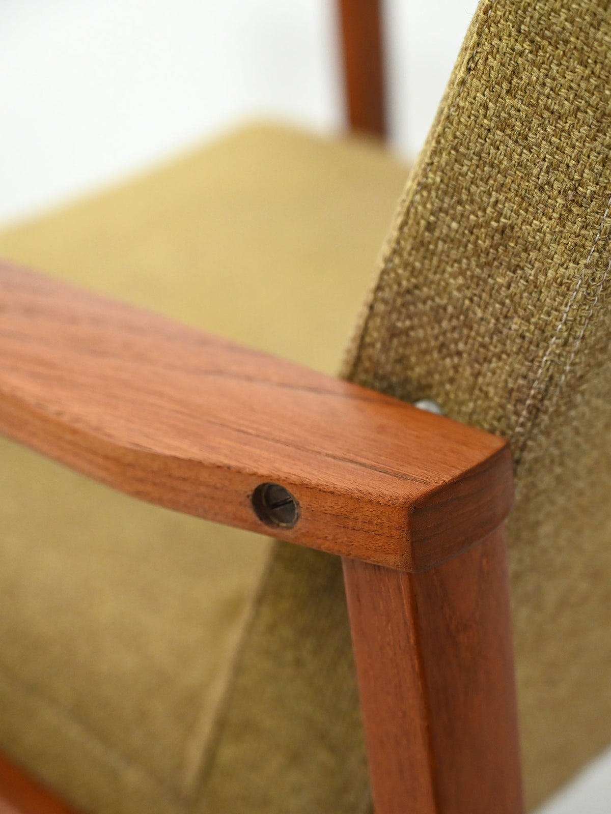 Coppia di poltrone danesi in teak con tappezzeria verde