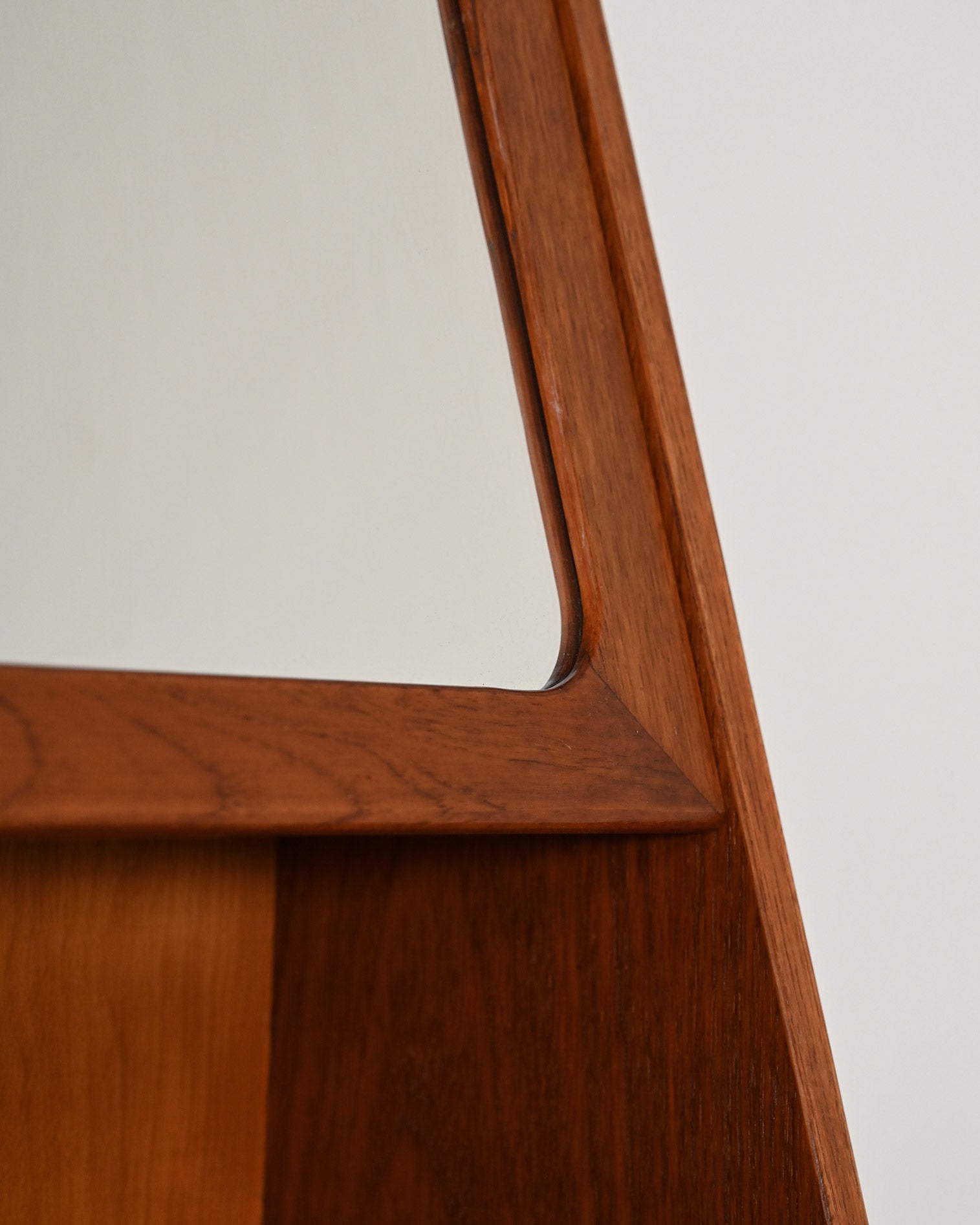 Specchio pensile in teak con vano contenitore, Scandinavia, anni '60