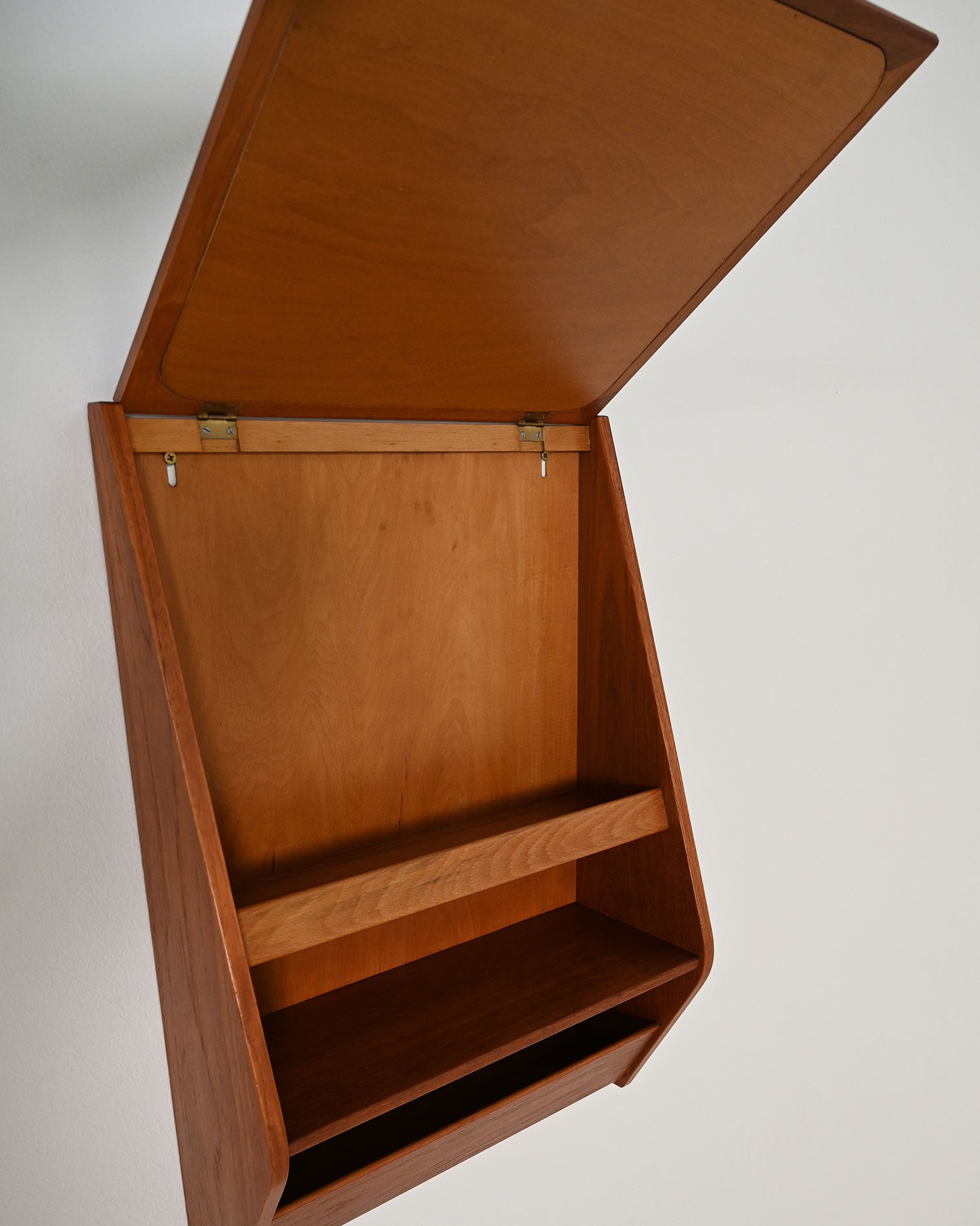 Specchio pensile in teak con vano contenitore, Scandinavia, anni '60