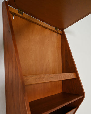 Specchio pensile in teak con vano contenitore, Scandinavia, anni '60