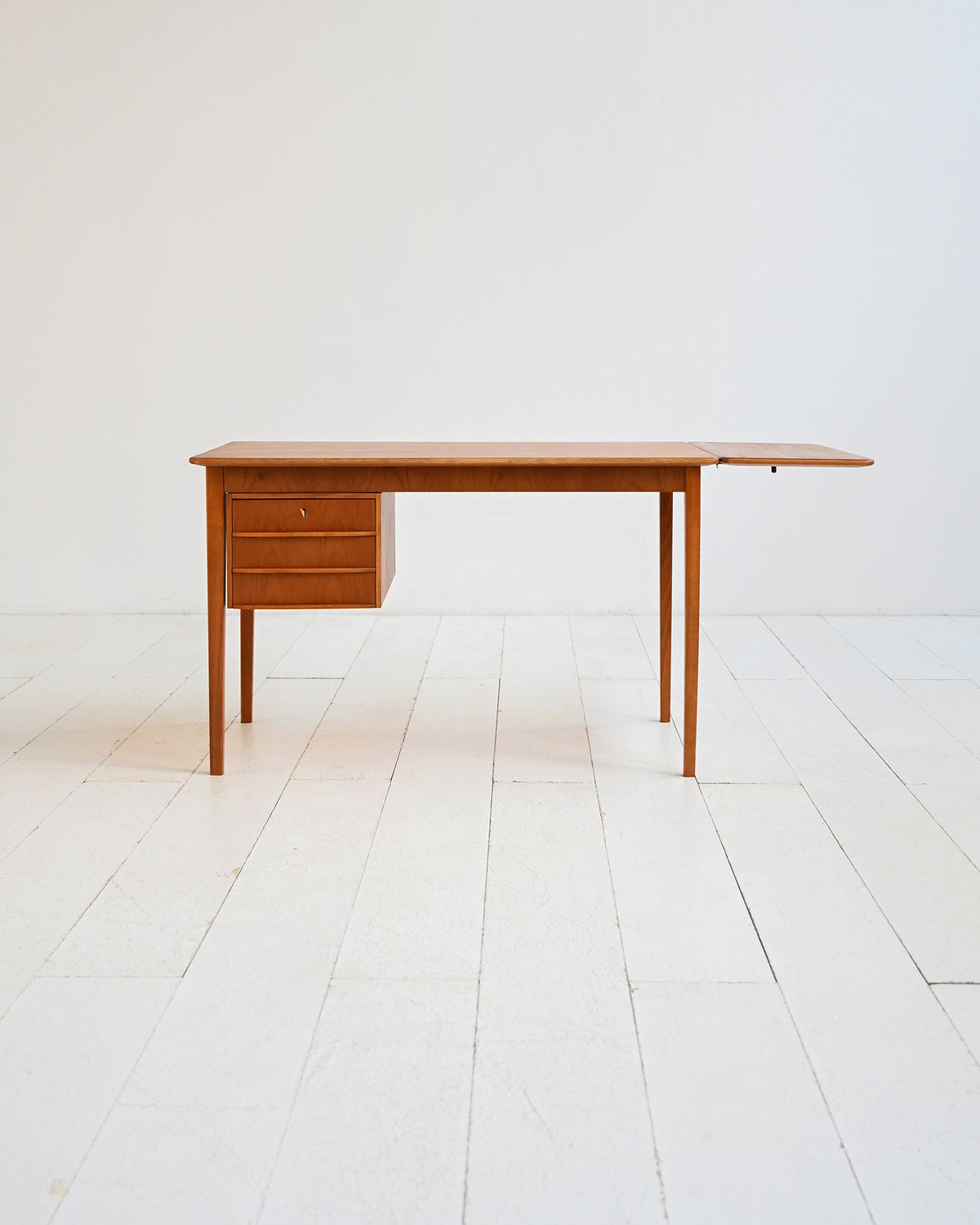Scrivania con ribalta in teak anni ’60