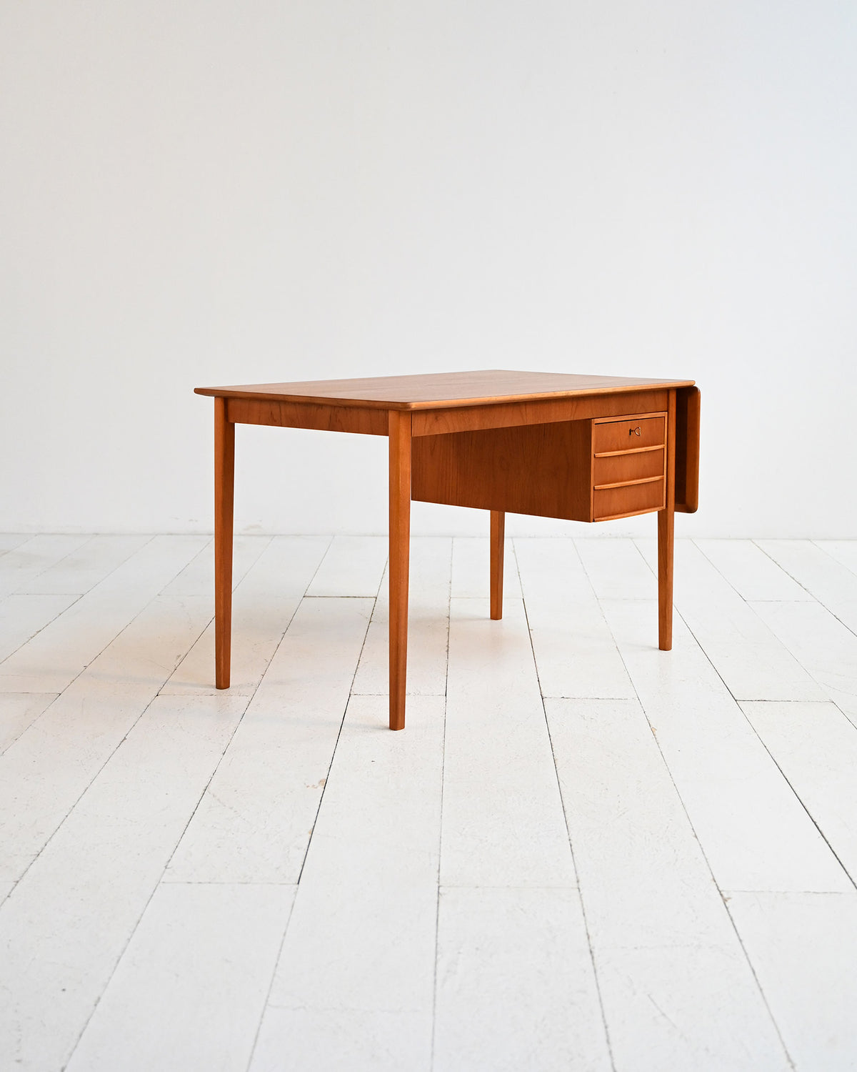 Scrivania con ribalta in teak anni ’60