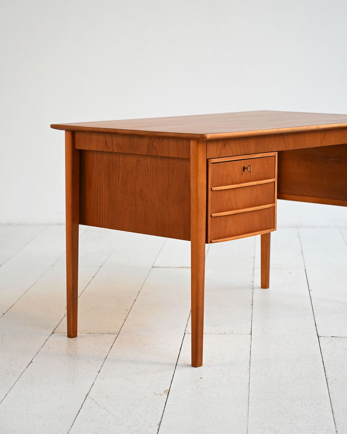 Scrivania con ribalta in teak anni ’60