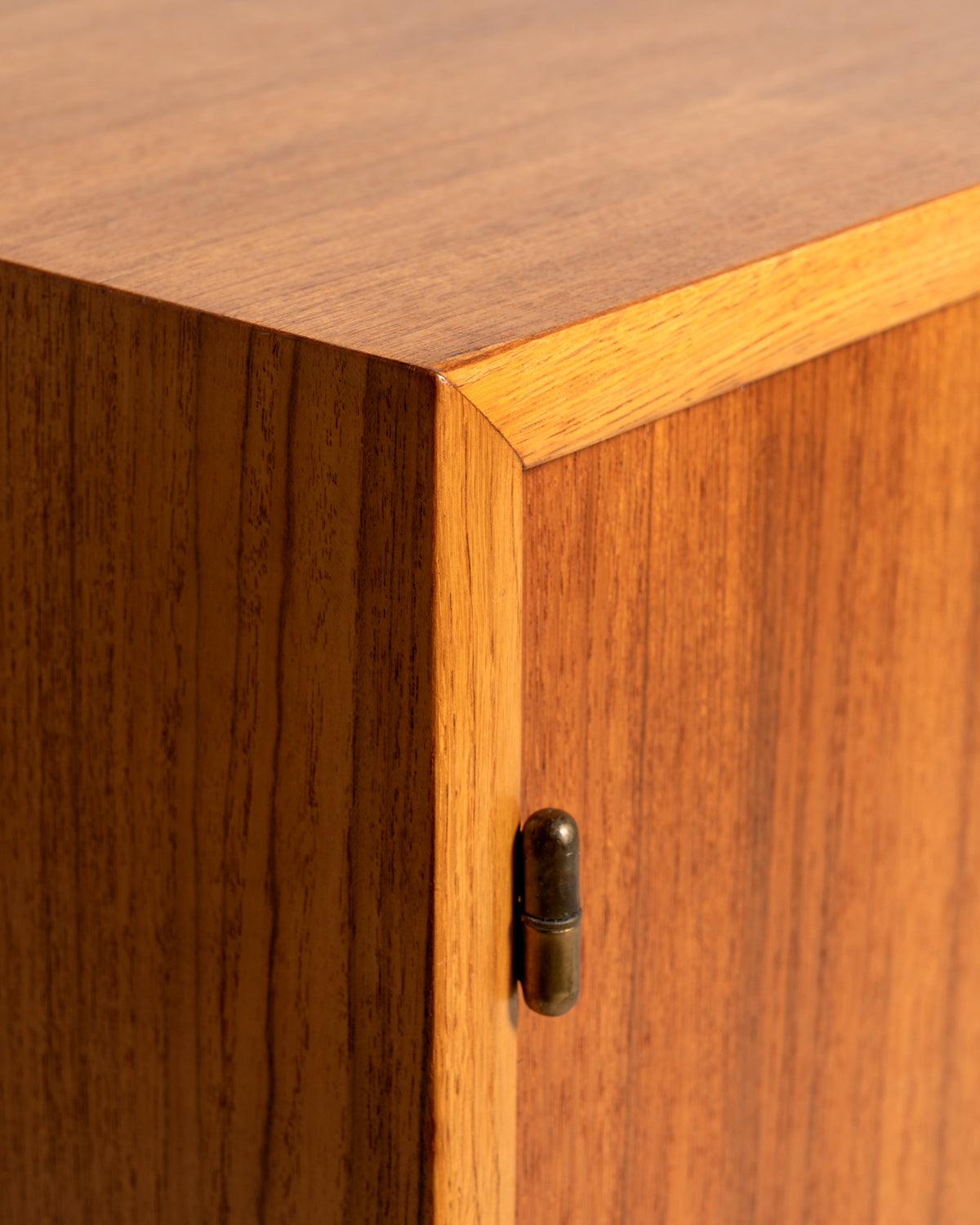 Highboard scandinavo in teak e rovere, anni ’60