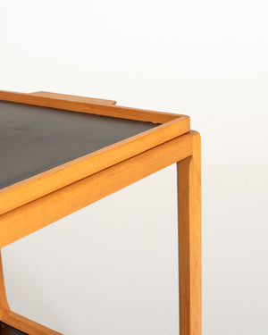 Carrello scandinavo con ripiani neri e vassoio rimovibile