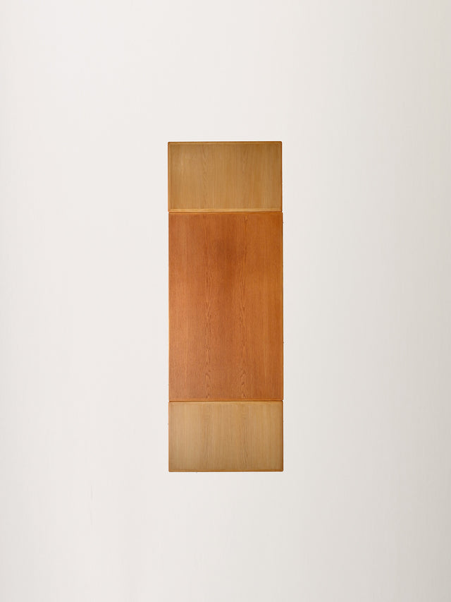 Tavolo allungabile modello “AT 312” di Hans J. Wegner