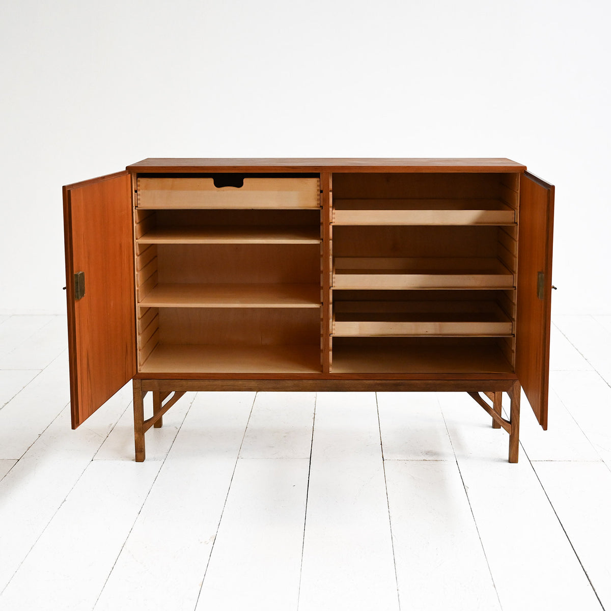 Sideboard danese modello “232” di Børge Mogensen, anni ’60