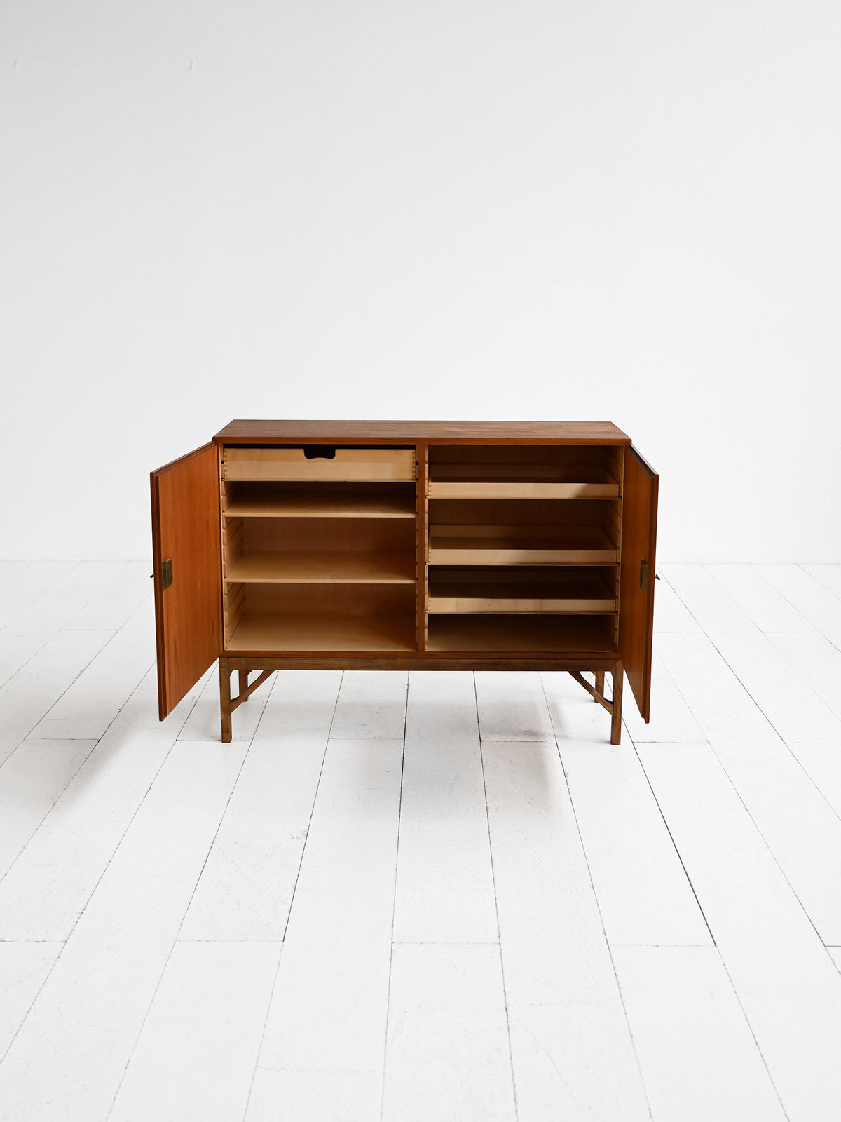 Sideboard danese modello “232” di Børge Mogensen, anni ’60