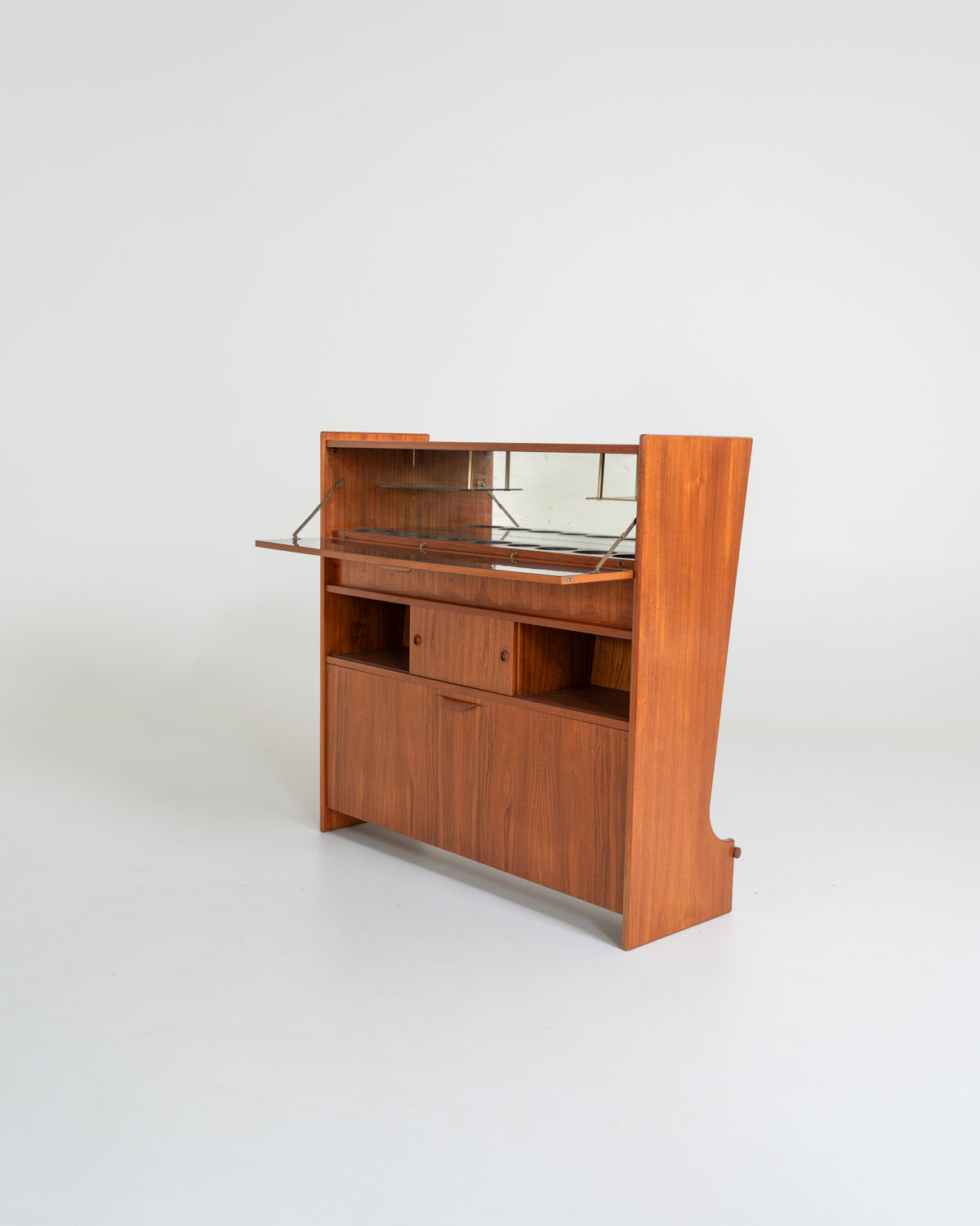 Mobile bar “SK661” in teak di Johannes Andersen per J. Skaaning & Søn, Danimarca, anni ’60