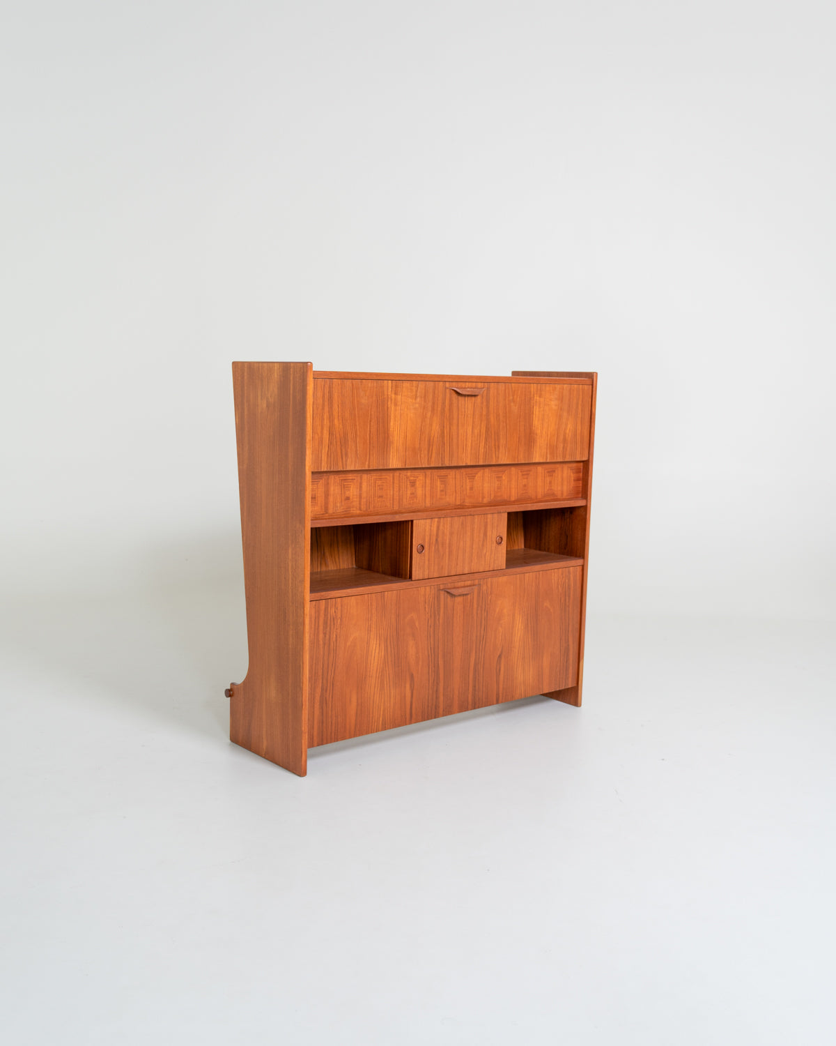 Mobile bar “SK661” in teak di Johannes Andersen per J. Skaaning & Søn, Danimarca, anni ’60